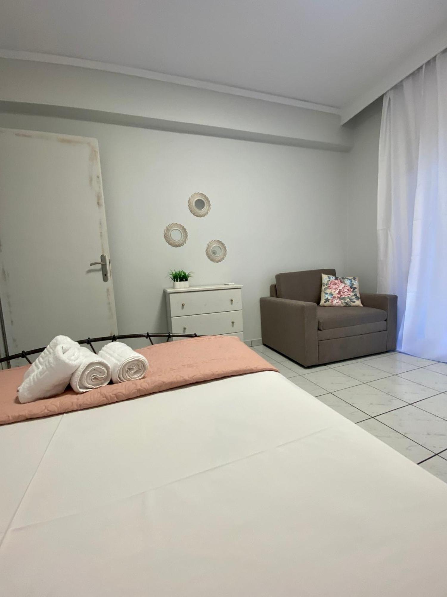 Peramore Apartment Néa Péramos Kültér fotó